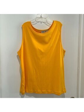 New with tag Ladies Specialty Collection tank Size 1X